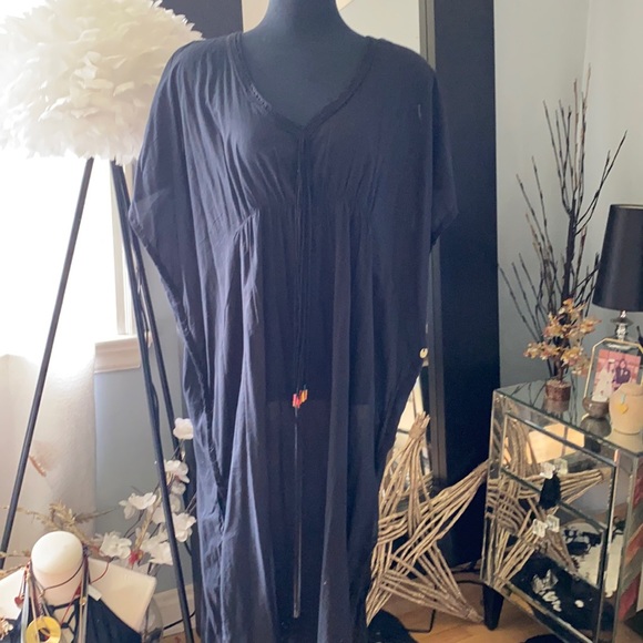 Beautiful swim cover up - Picture 1 of 6